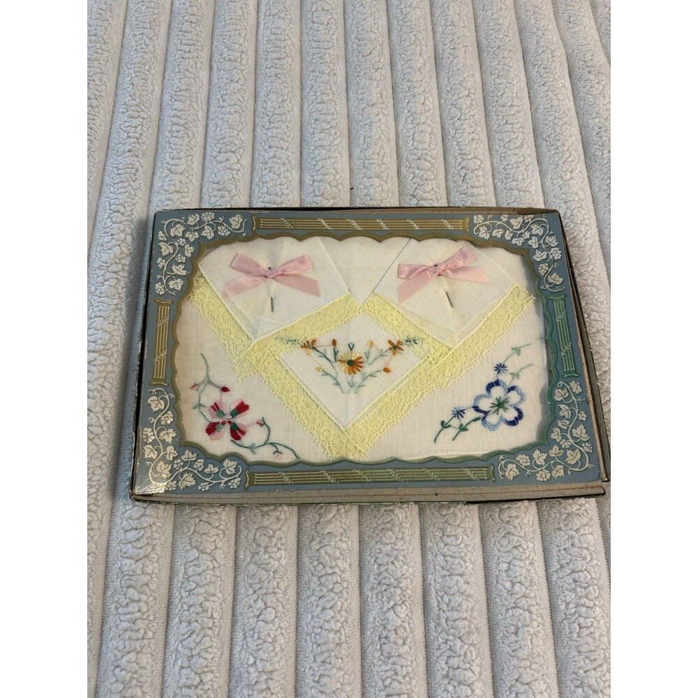 Vintage 2pc Cotton Handkerchiefs Embroidered Lace in Box